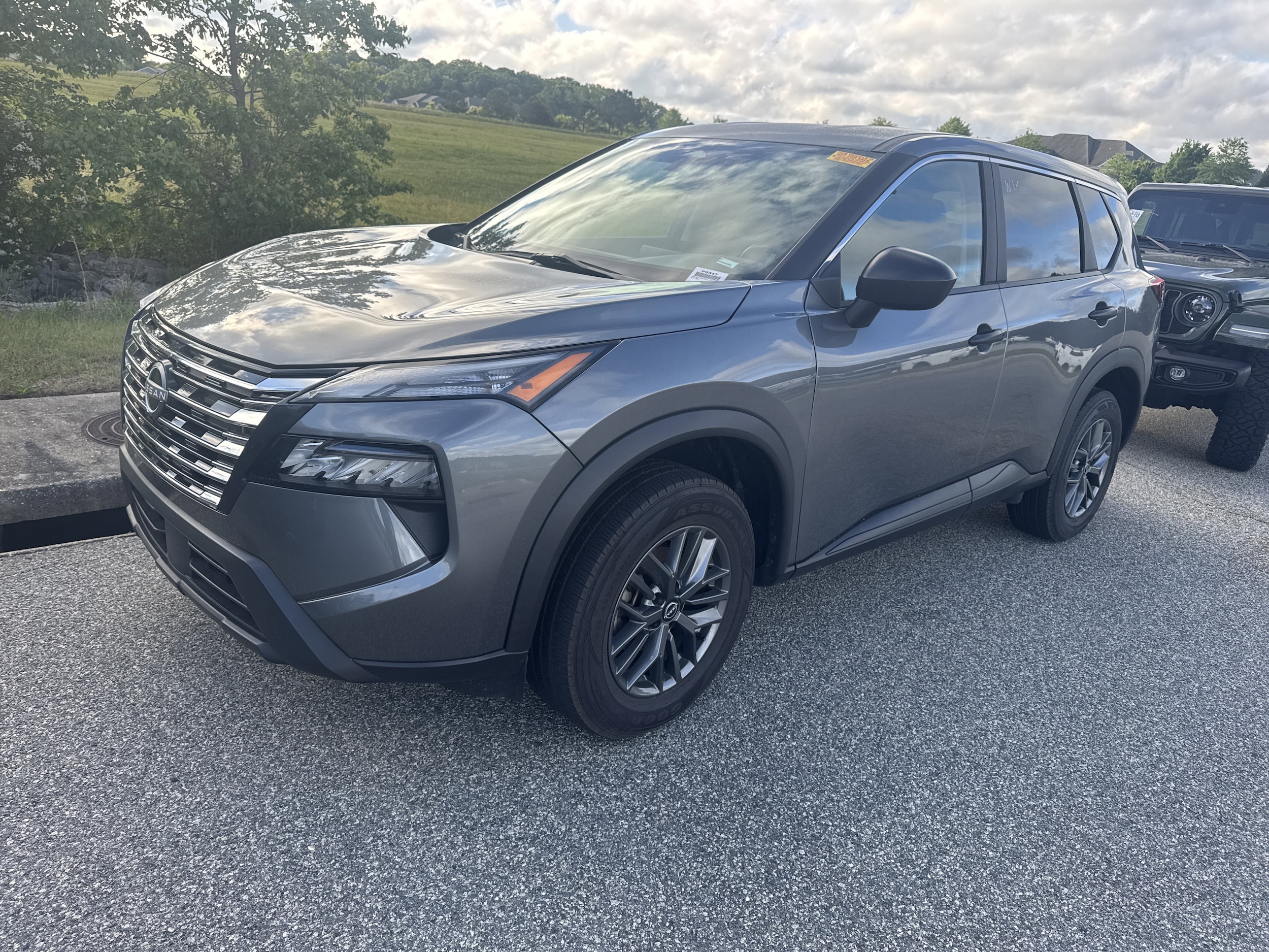 2024 Nissan Rogue S photo 4