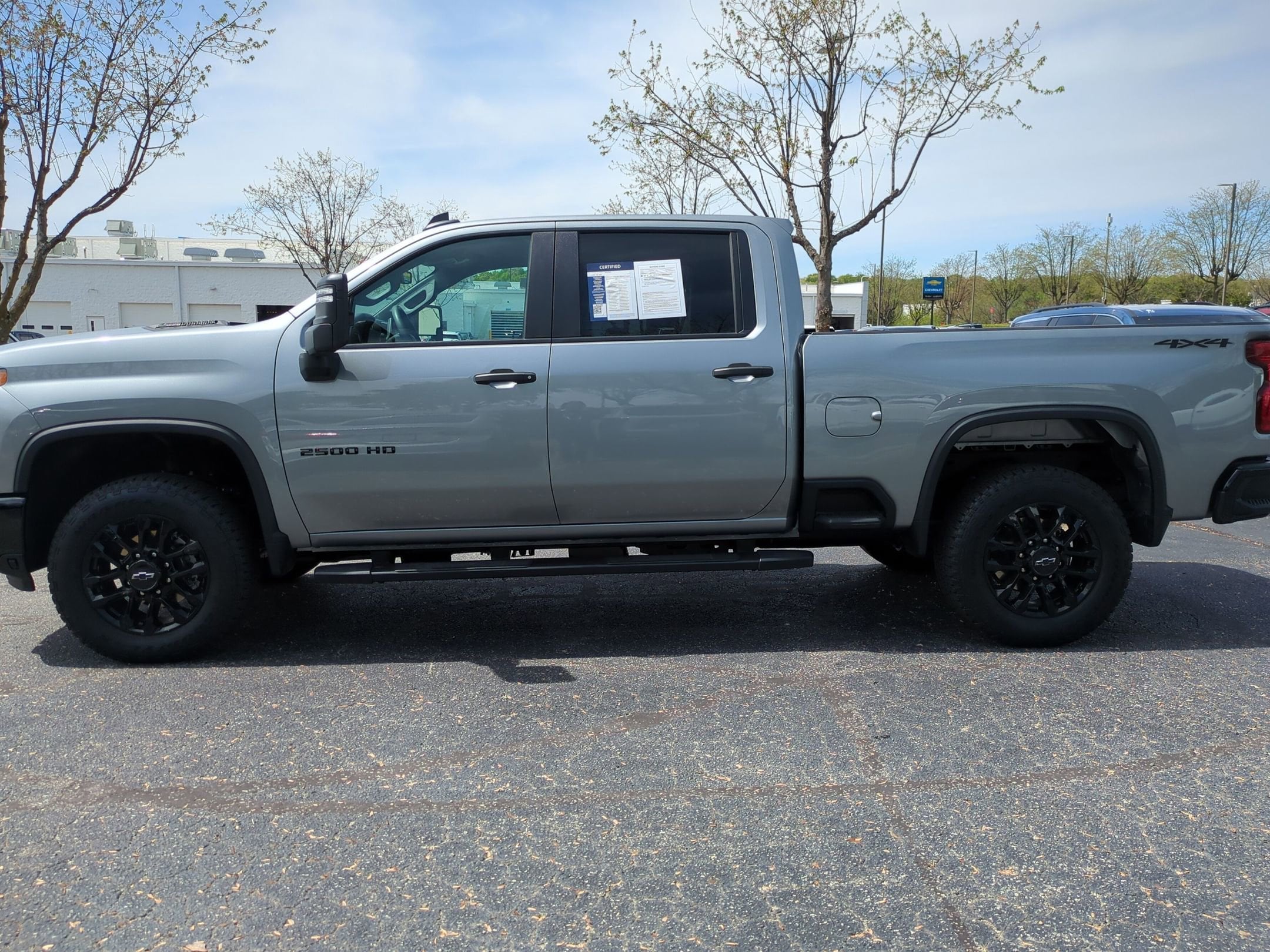 2025 Chevrolet Silverado 2500HD Custom photo 5