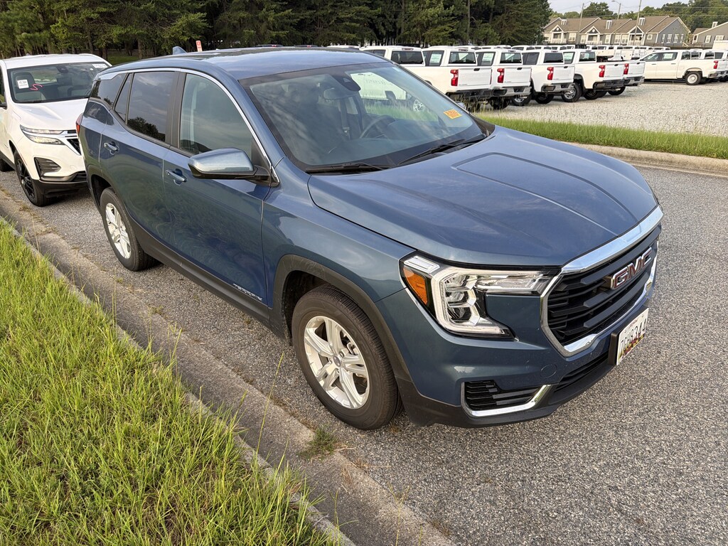 Used 2024 GMC Terrain SUV