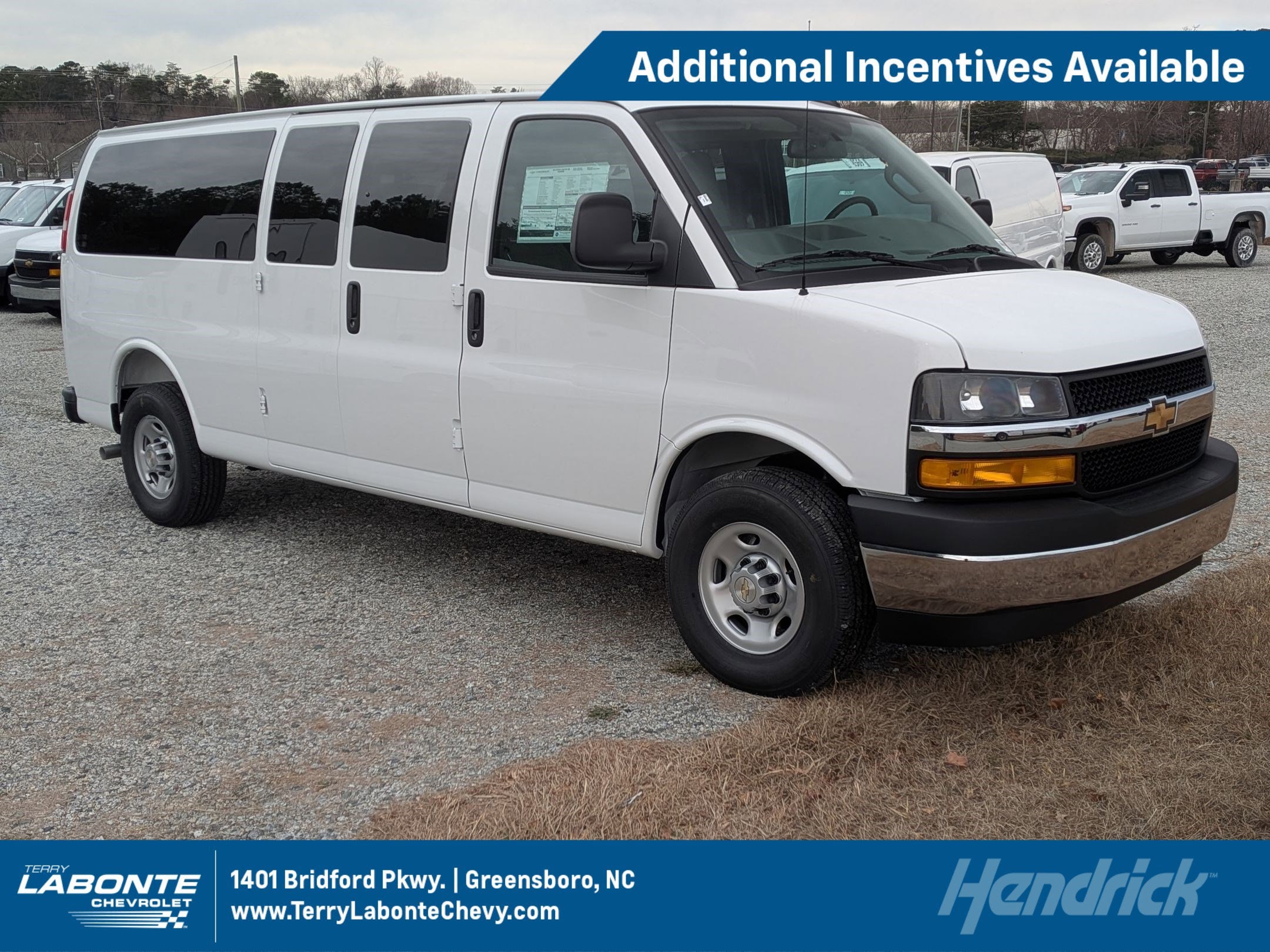 2025 Chevrolet Express Passenger LS's photo