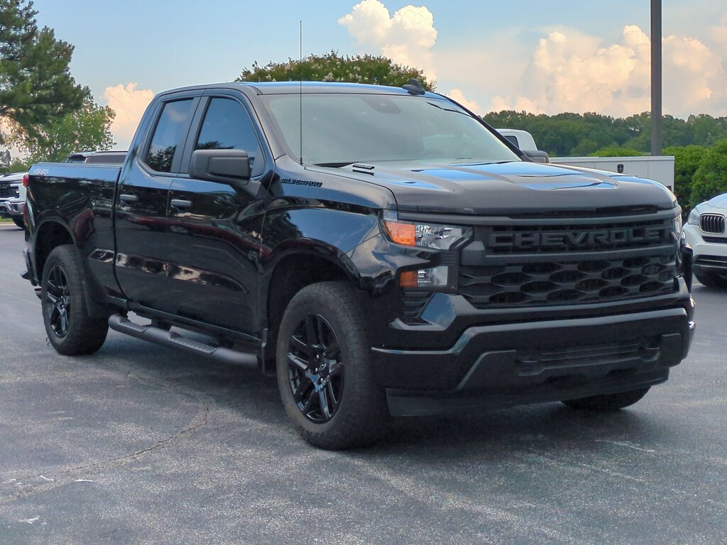 Used 2025 Chevrolet Silverado 1500 Custom Pickup