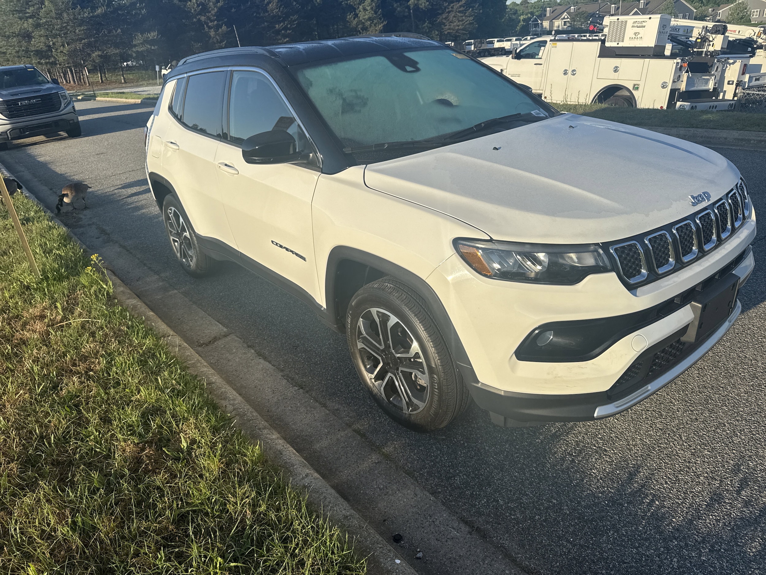 2023 Jeep Compass Limited photo 2