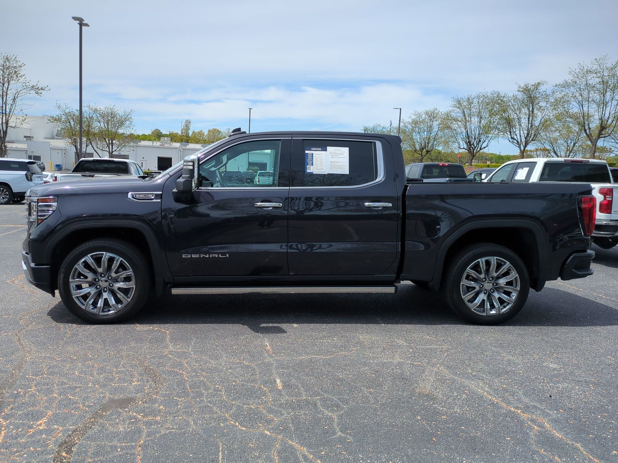 2025 GMC Sierra 1500 Denali photo 4