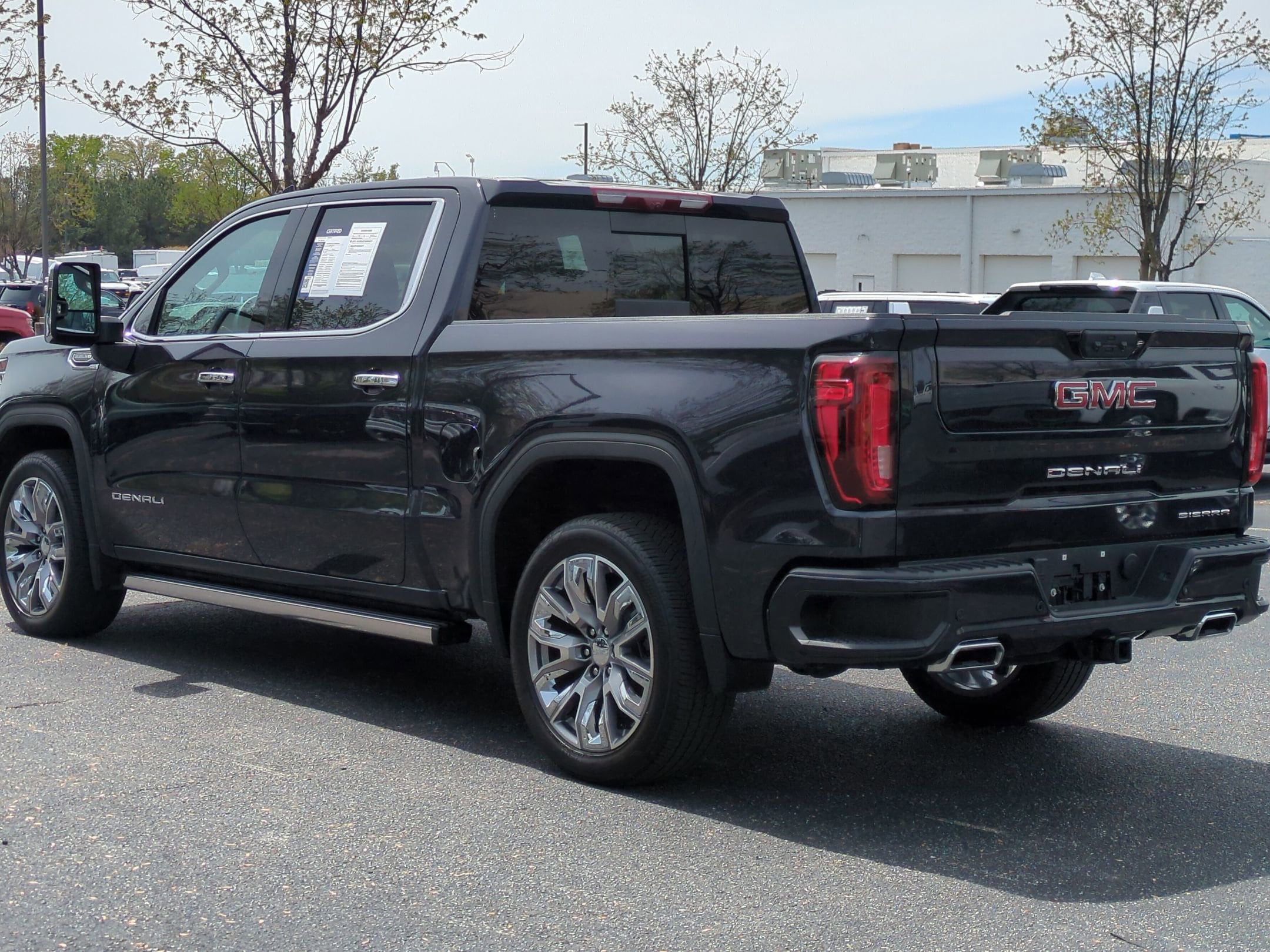 2025 GMC Sierra 1500 Denali photo 5
