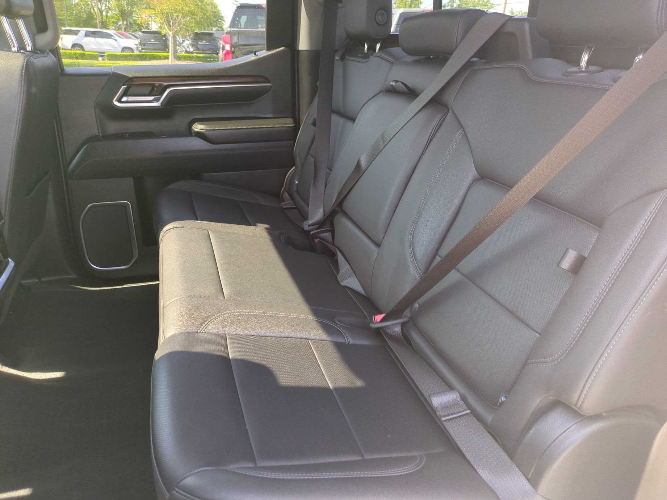 2023 GMC Sierra 1500 SLT - Photo 30
