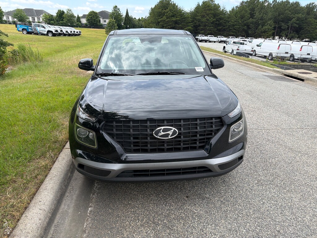 Used 2026 Hyundai Venue SE SUV