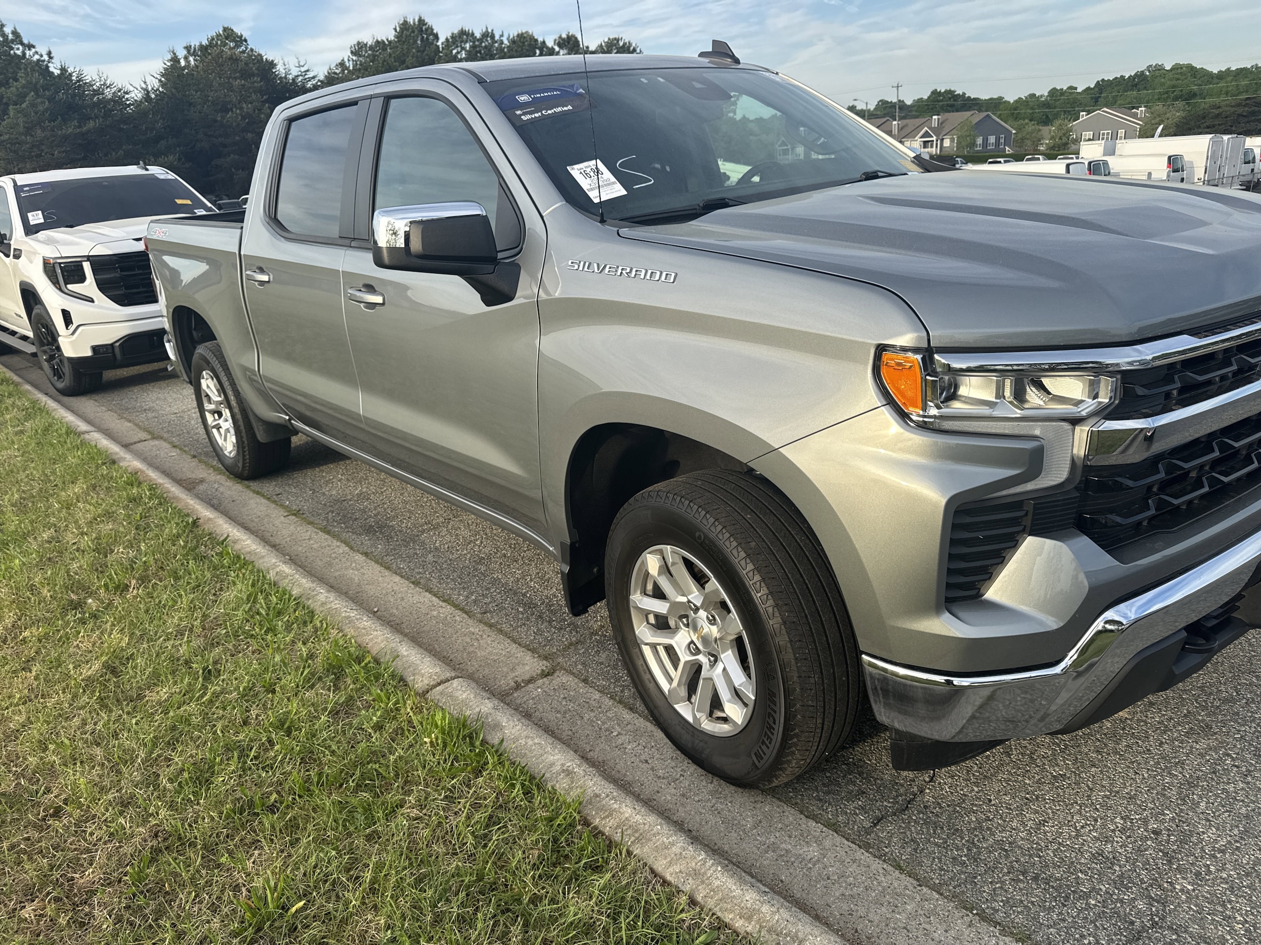 2024 Chevrolet Silverado 1500 LT photo 2