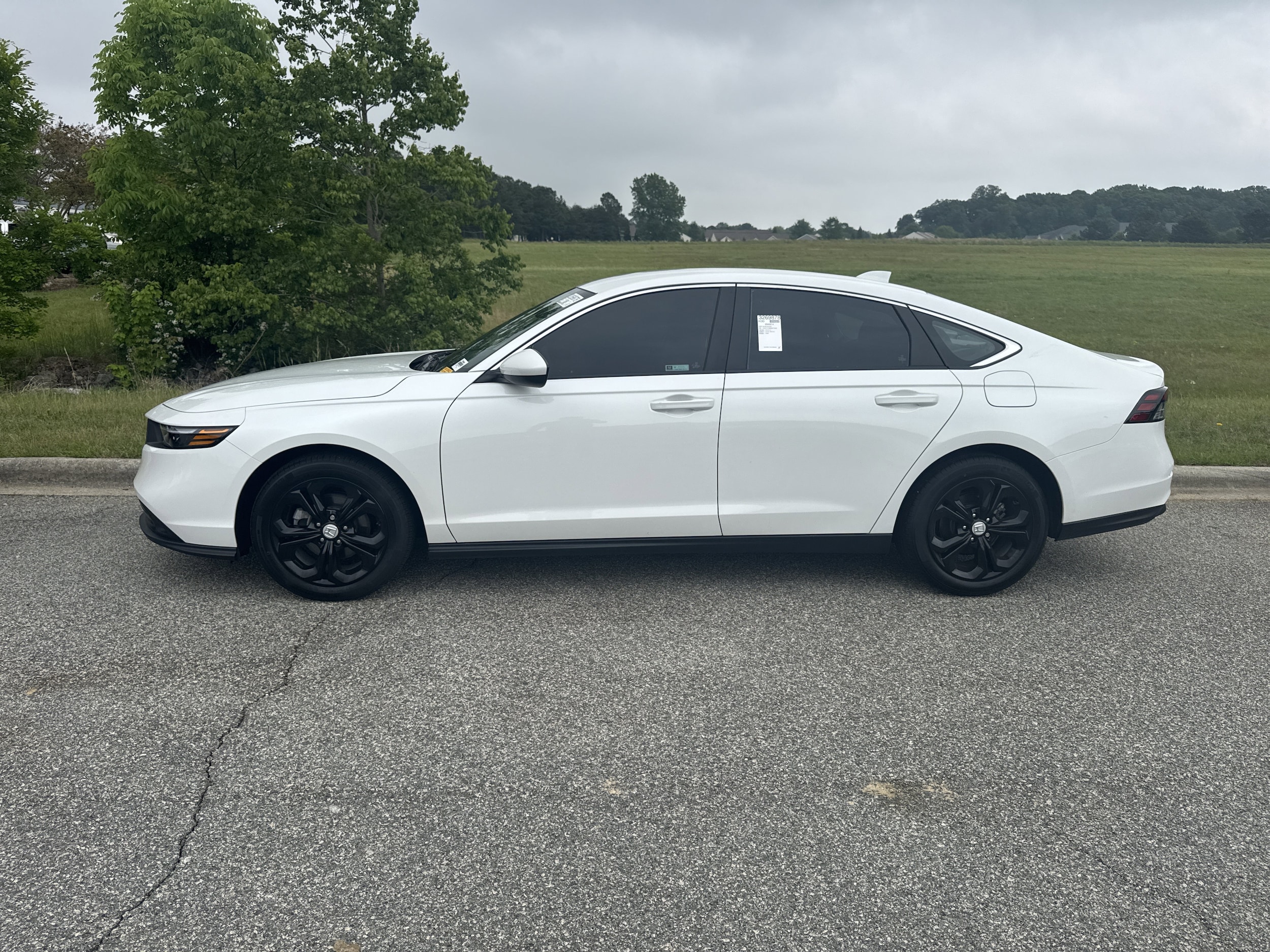 2025 Honda Accord LX photo 6