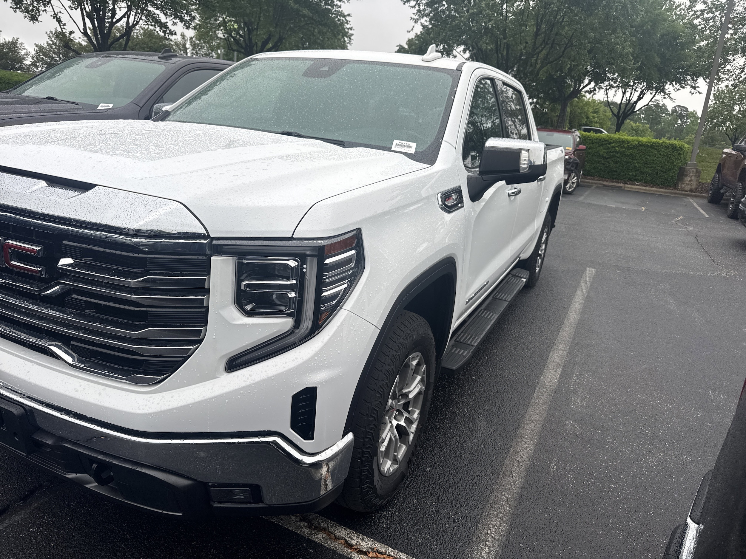 2023 GMC Sierra 1500 SLT photo 5
