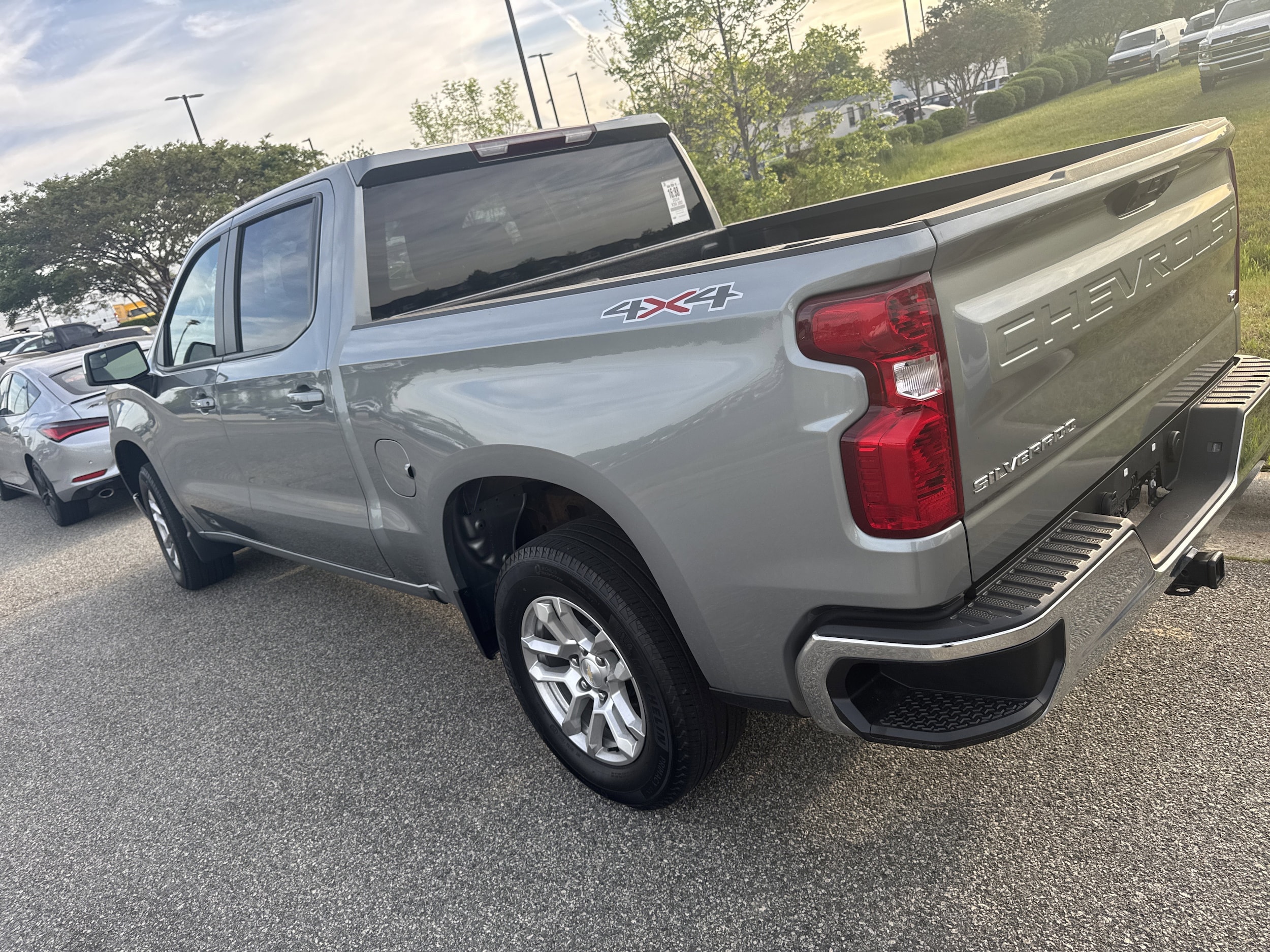 2024 Chevrolet Silverado 1500 LT photo 5