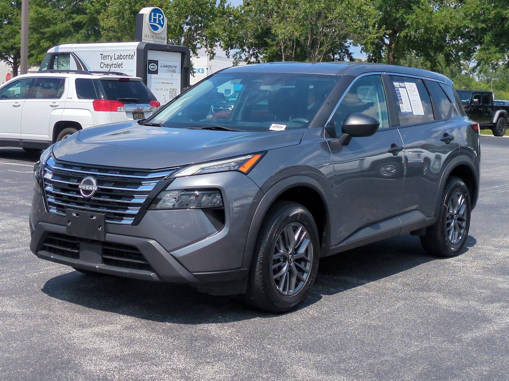 Used 2024 Nissan Rogue S SUV