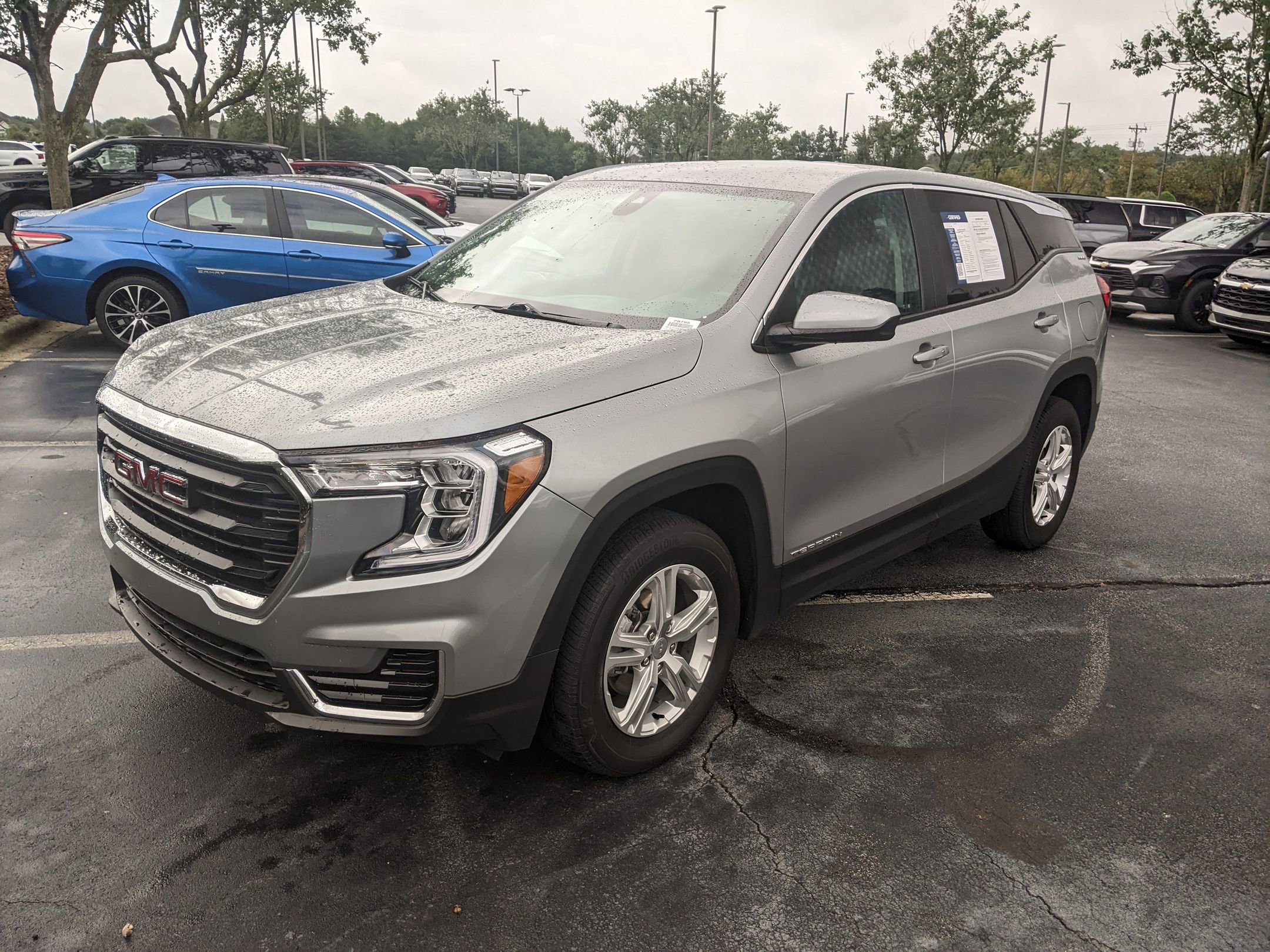 2024 Gmc Terrain SLE photo 2