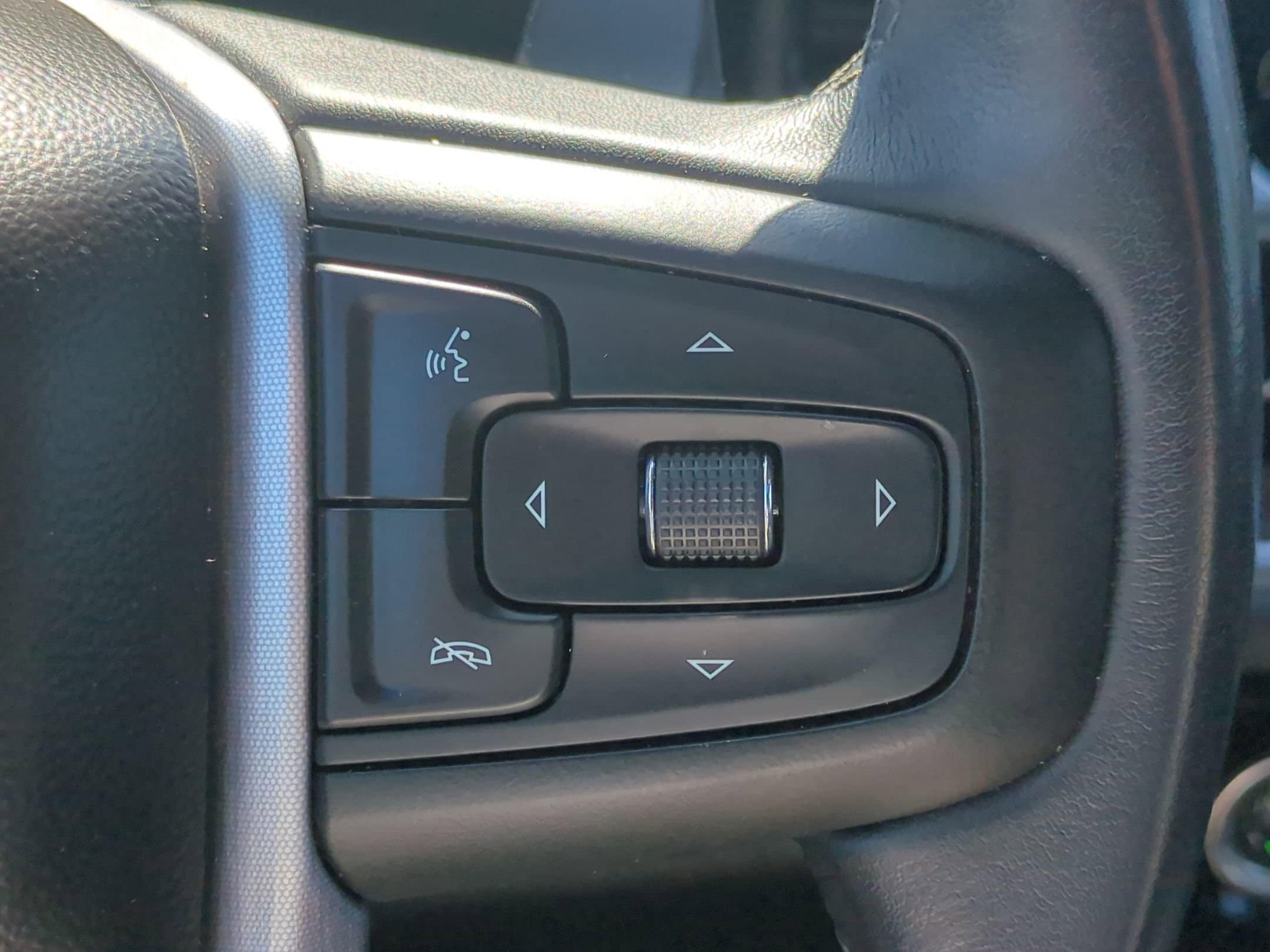 2023 GMC Sierra 1500 SLT - Photo 20