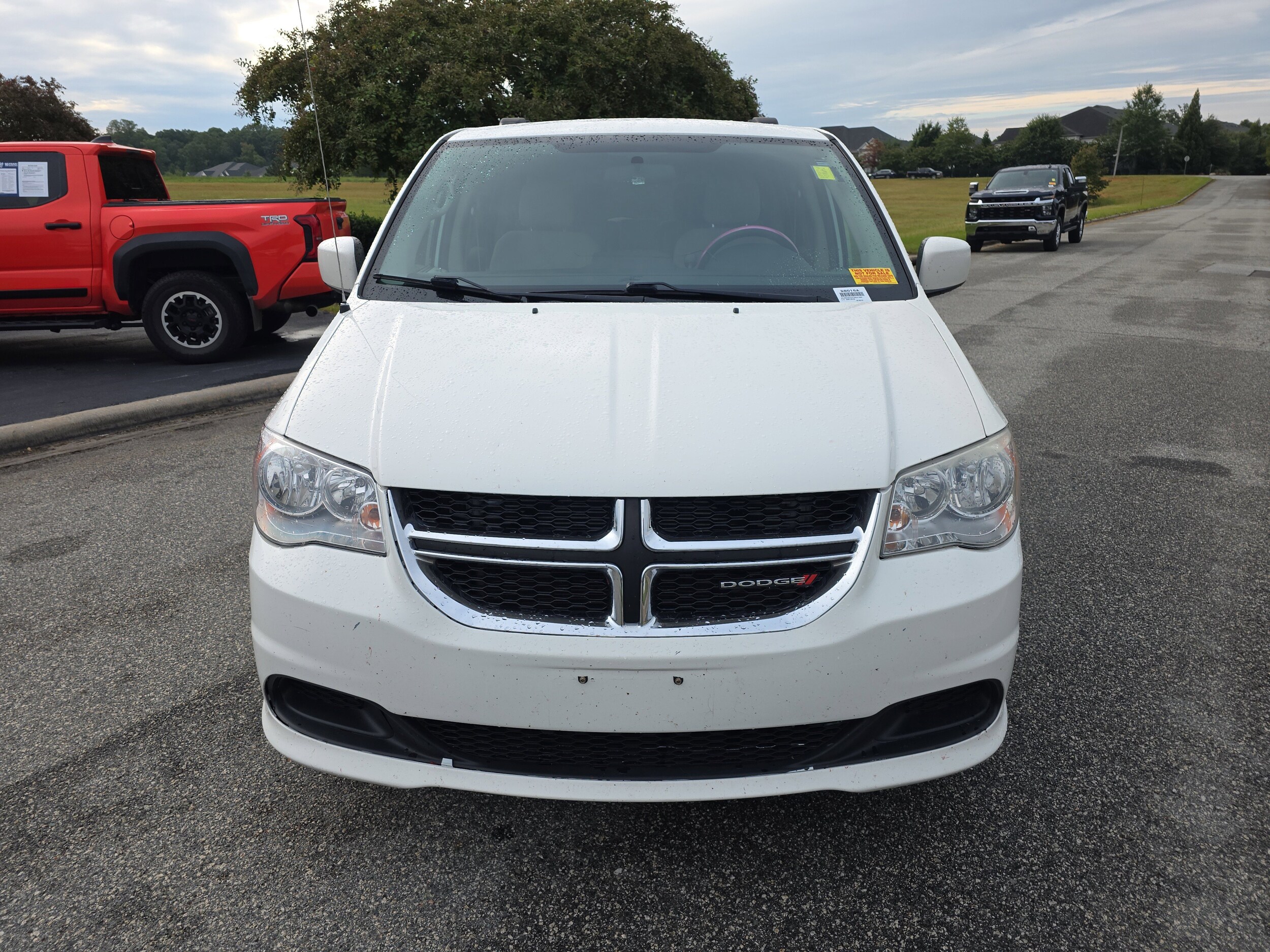 2012 Dodge Grand Caravan SXT photo 2