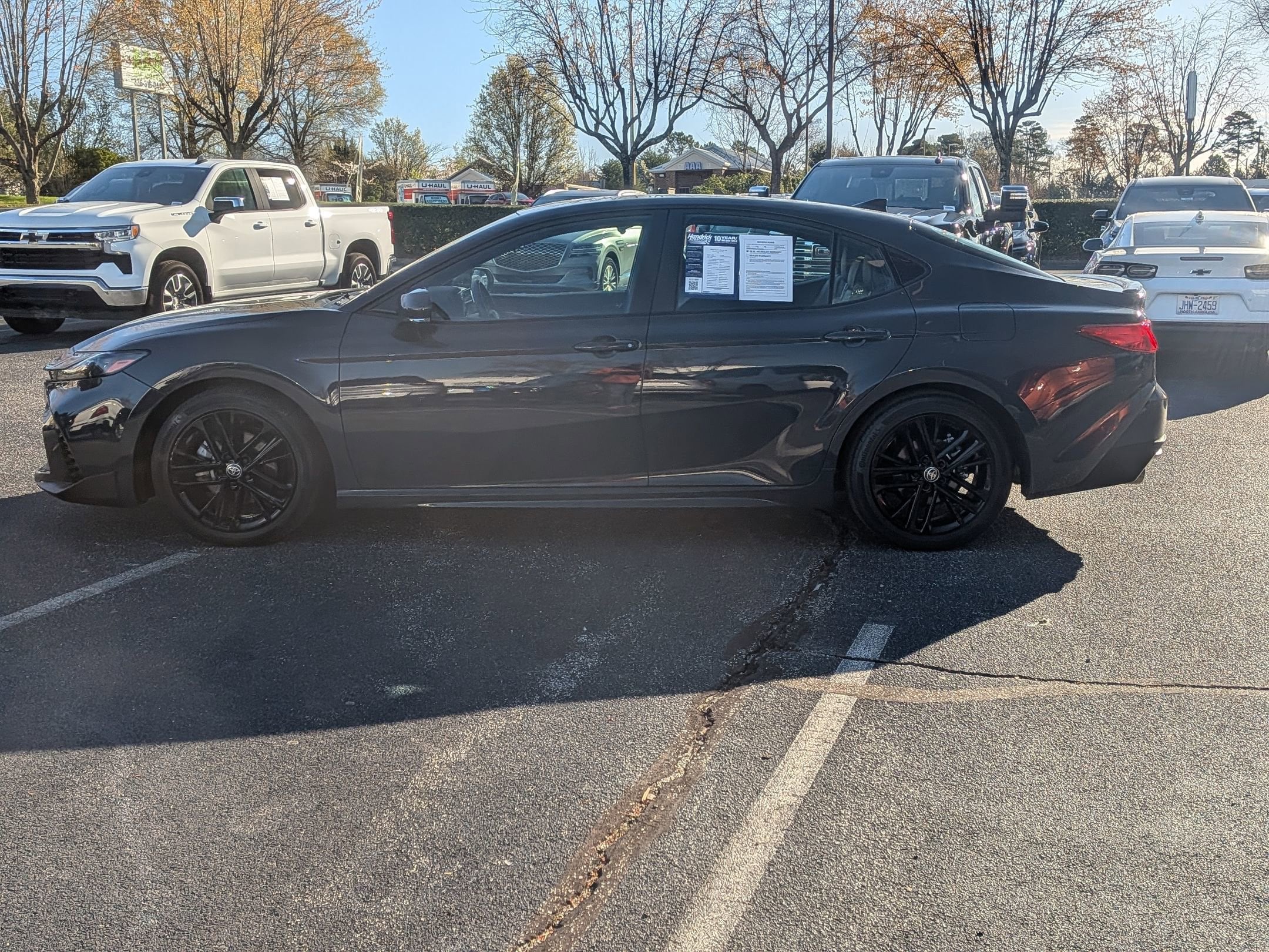 2025 Toyota Camry SE photo 5