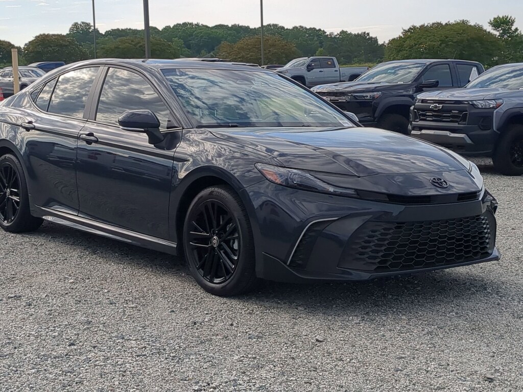 Used 2025 Toyota Camry SE Sedan