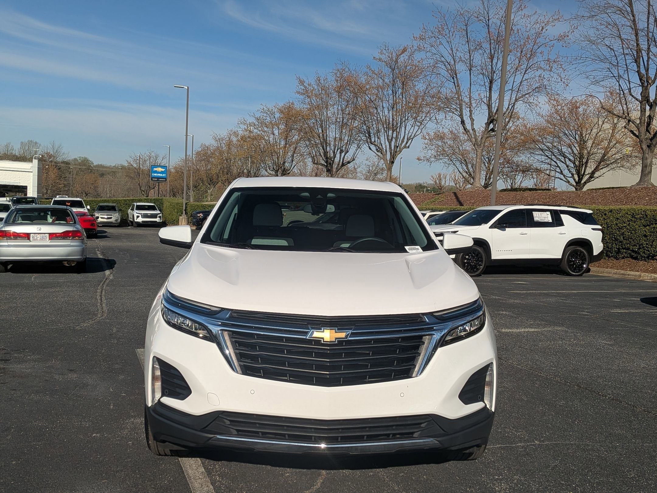 2024 Chevrolet Equinox LT photo 2