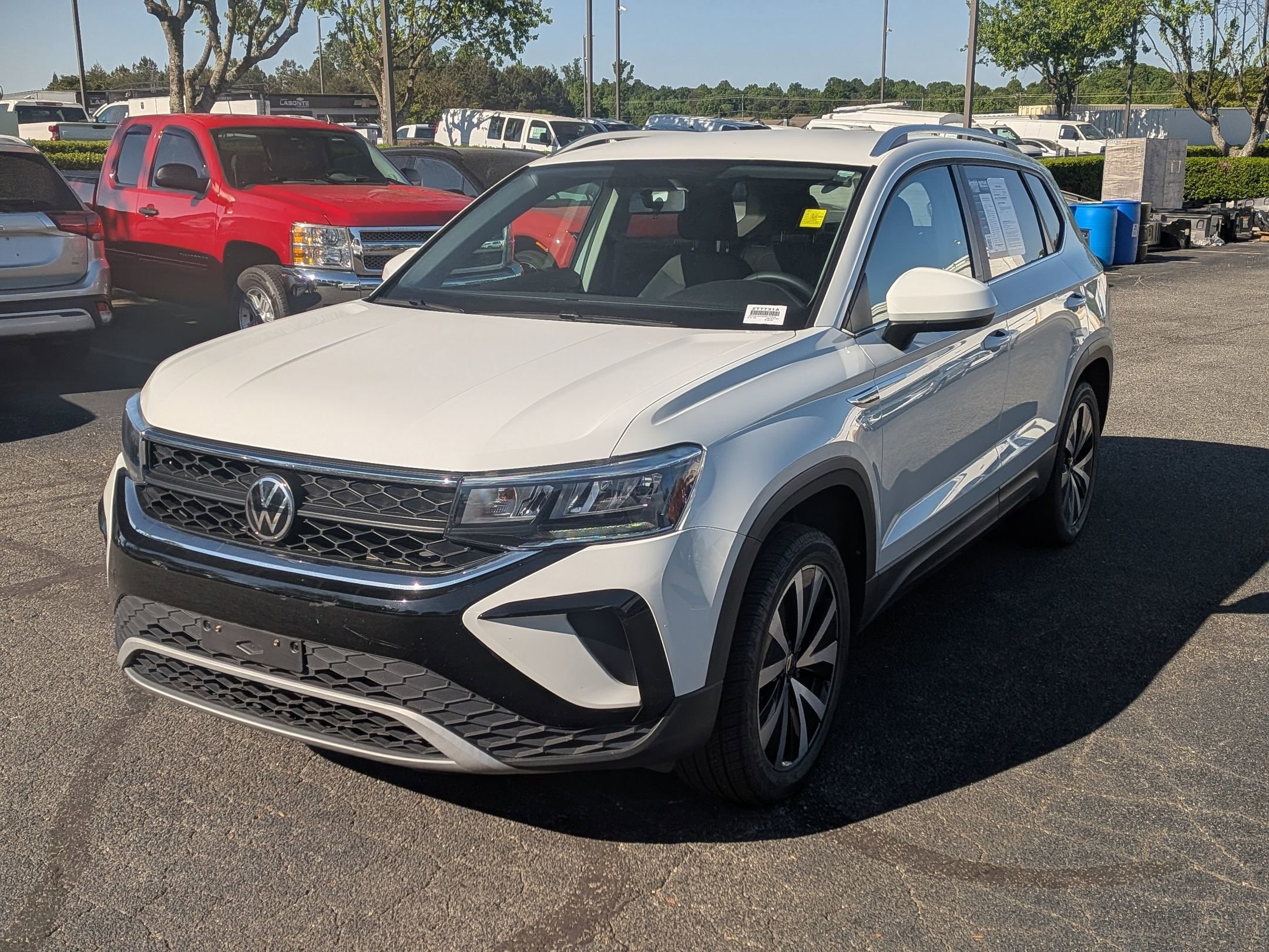 2022 Volkswagen Taos SE photo 4