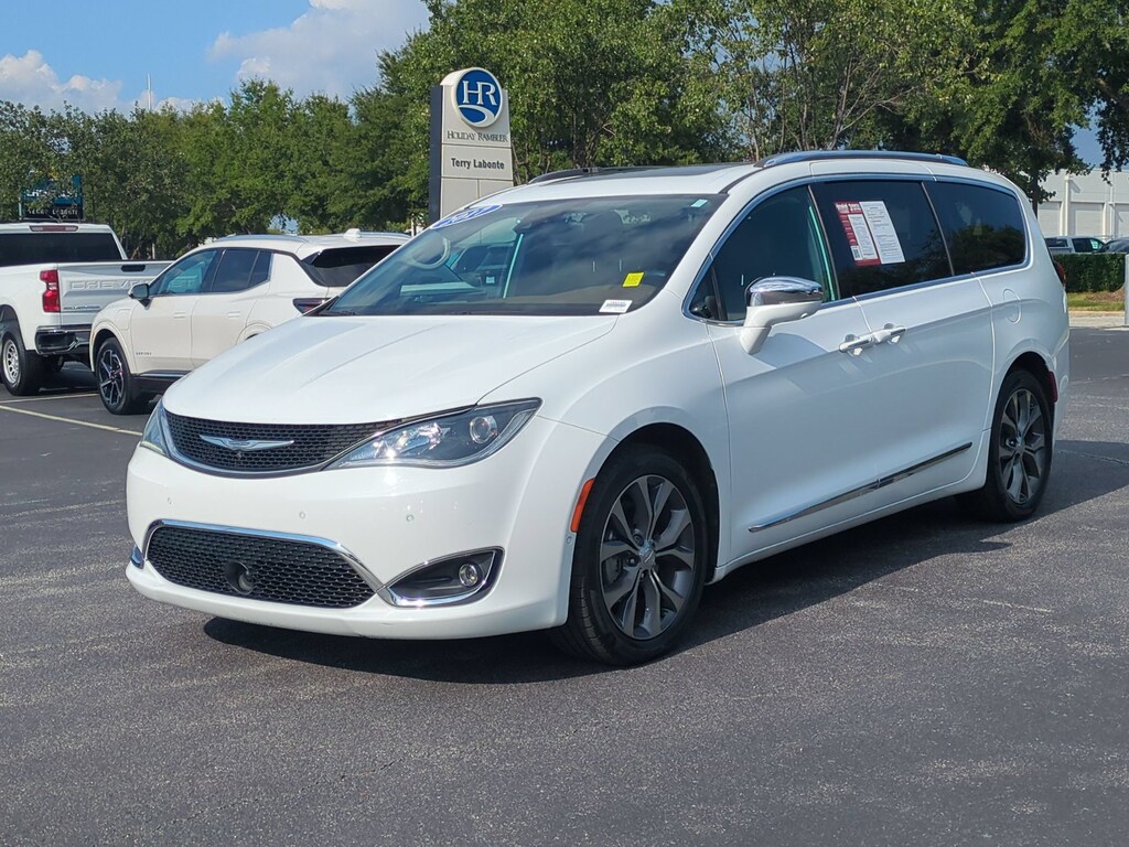 Used 2017 Chrysler Pacifica Limited Minivan