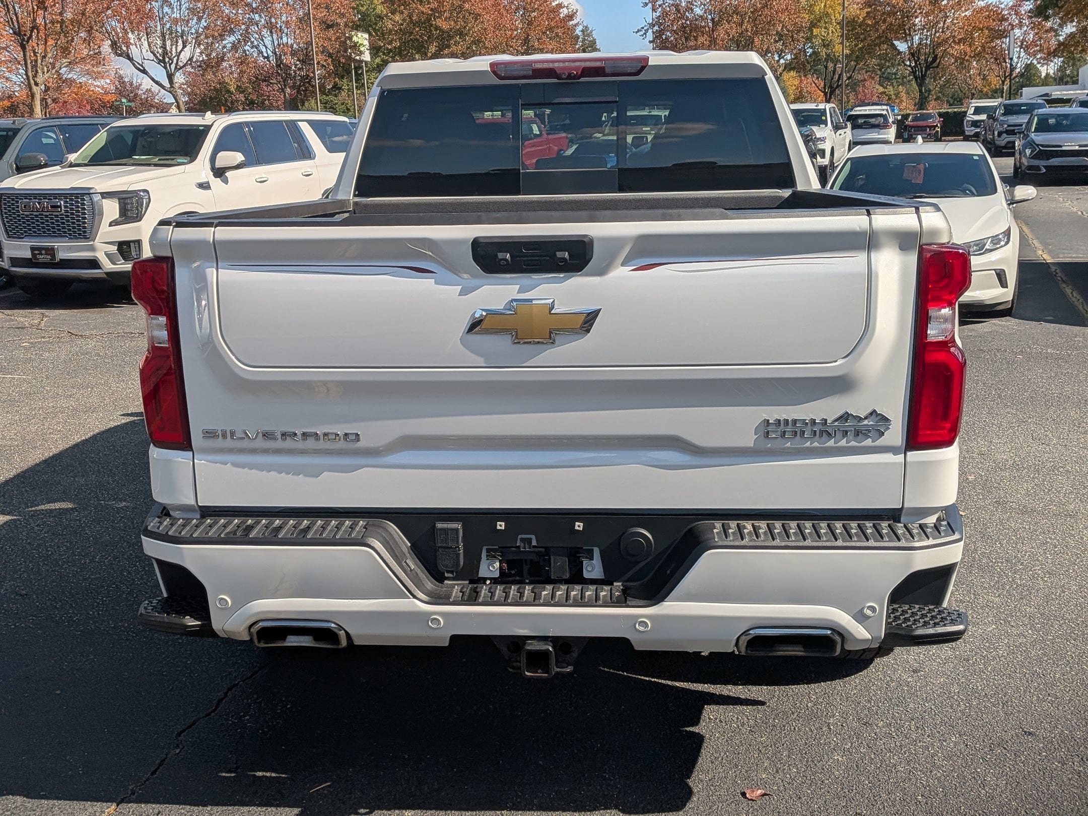 2023 Chevrolet Silverado 1500 High Country photo 3
