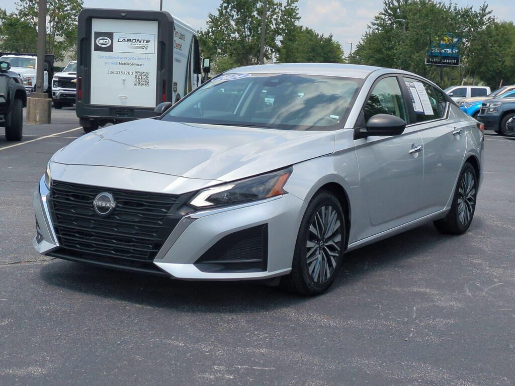 Used 2024 Nissan Altima 2.5 SV Sedan