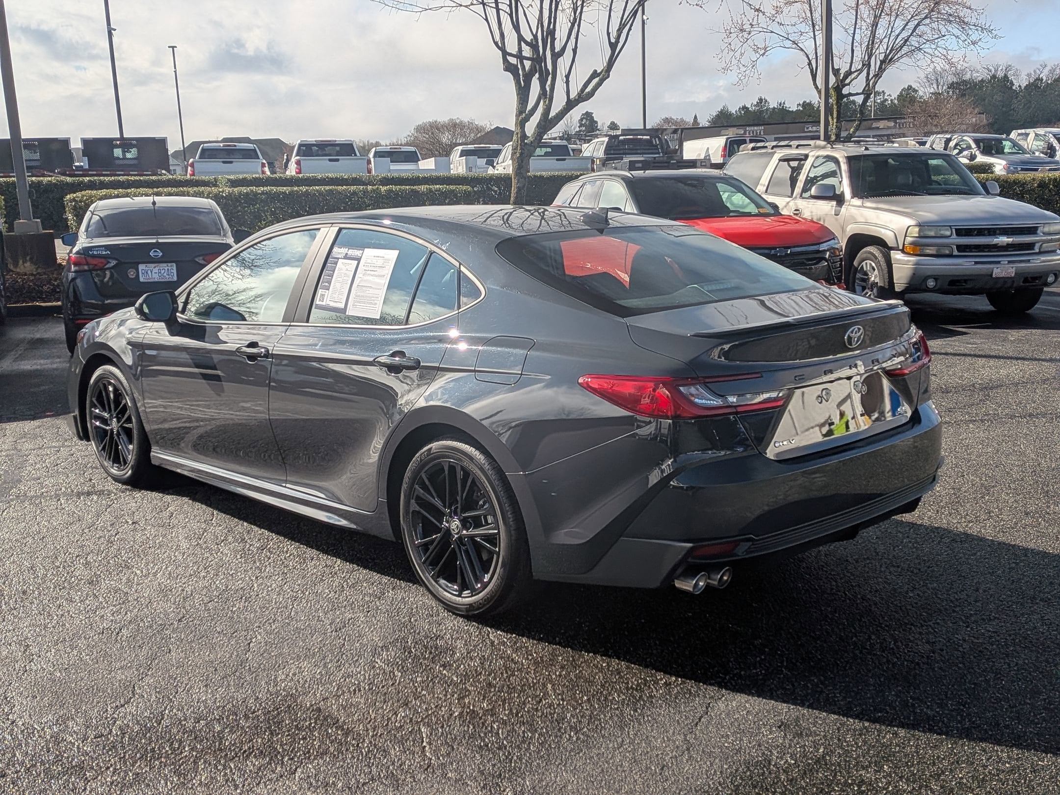 2025 Toyota Camry SE photo 6