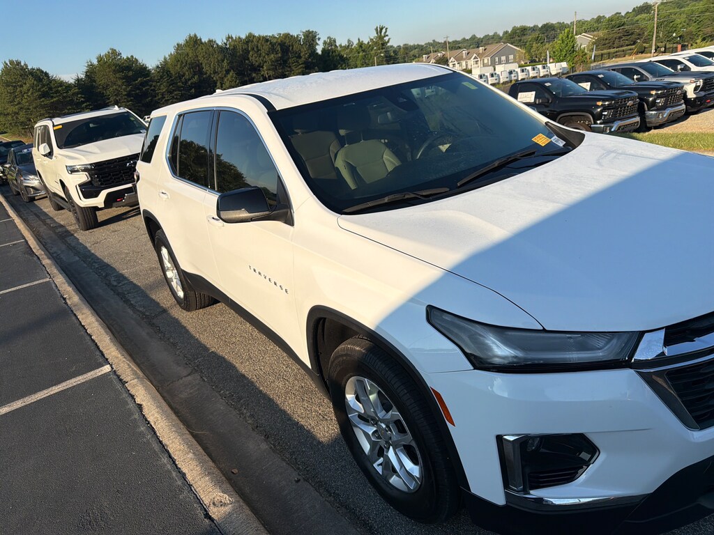 Used 2023 Chevrolet Traverse SUV