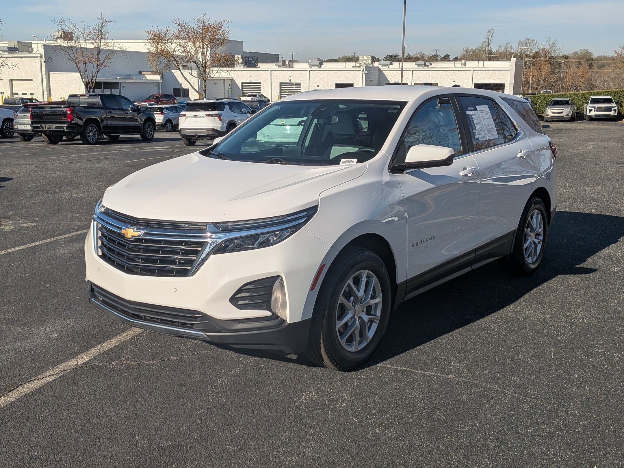 2024 Chevrolet Equinox LT photo 4