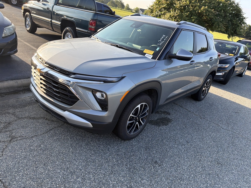 Used 2025 Chevrolet Trailblazer LT SUV