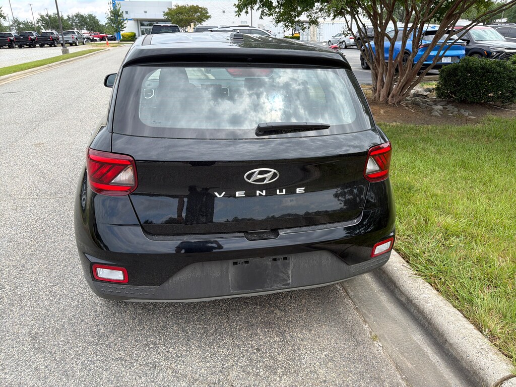 Used 2026 Hyundai Venue SE SUV