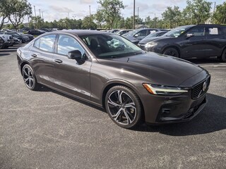 2024 Volvo S60 Plus Dark Theme Sedan