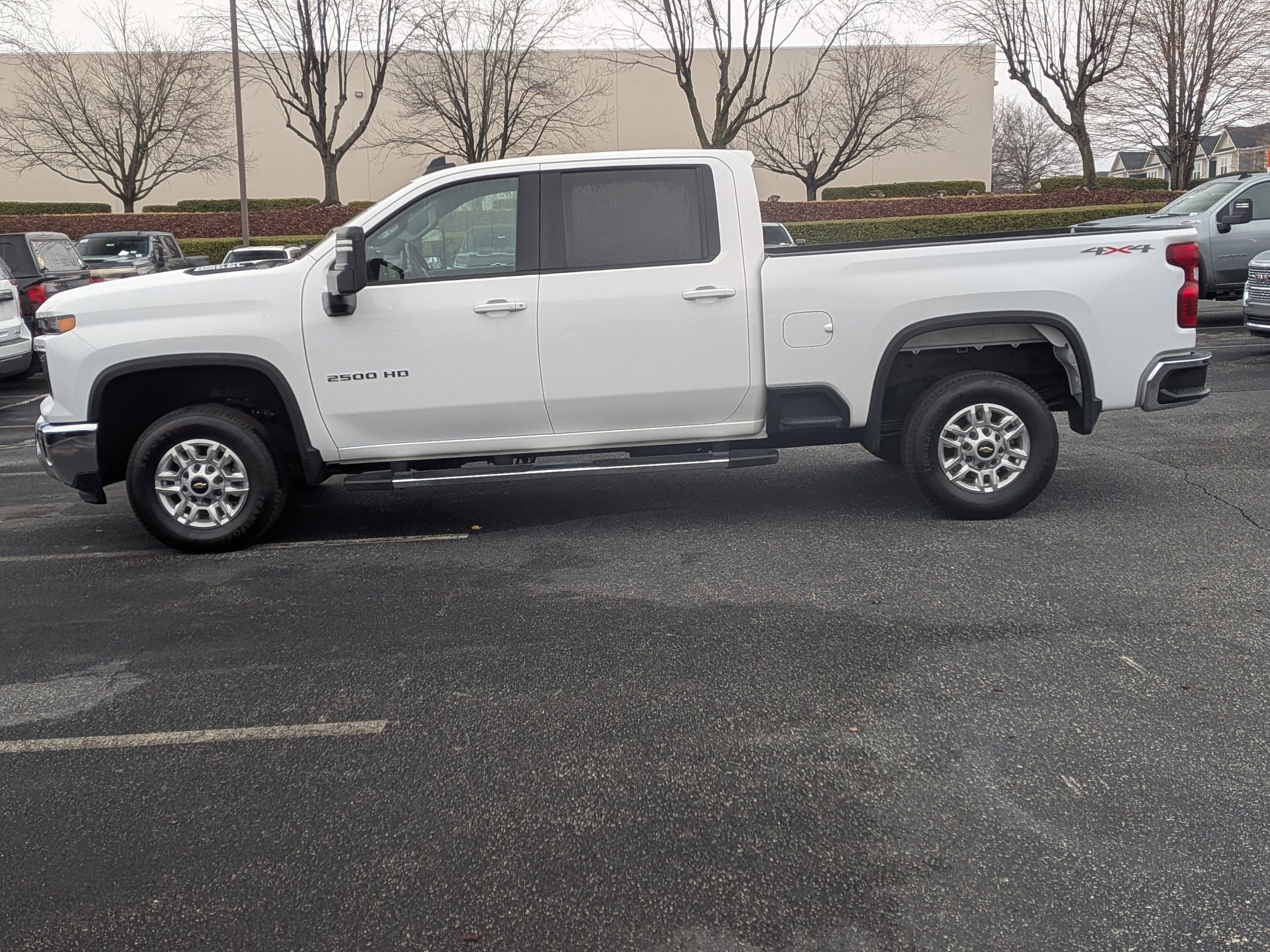 2025 Chevrolet Silverado 2500HD LT photo 5