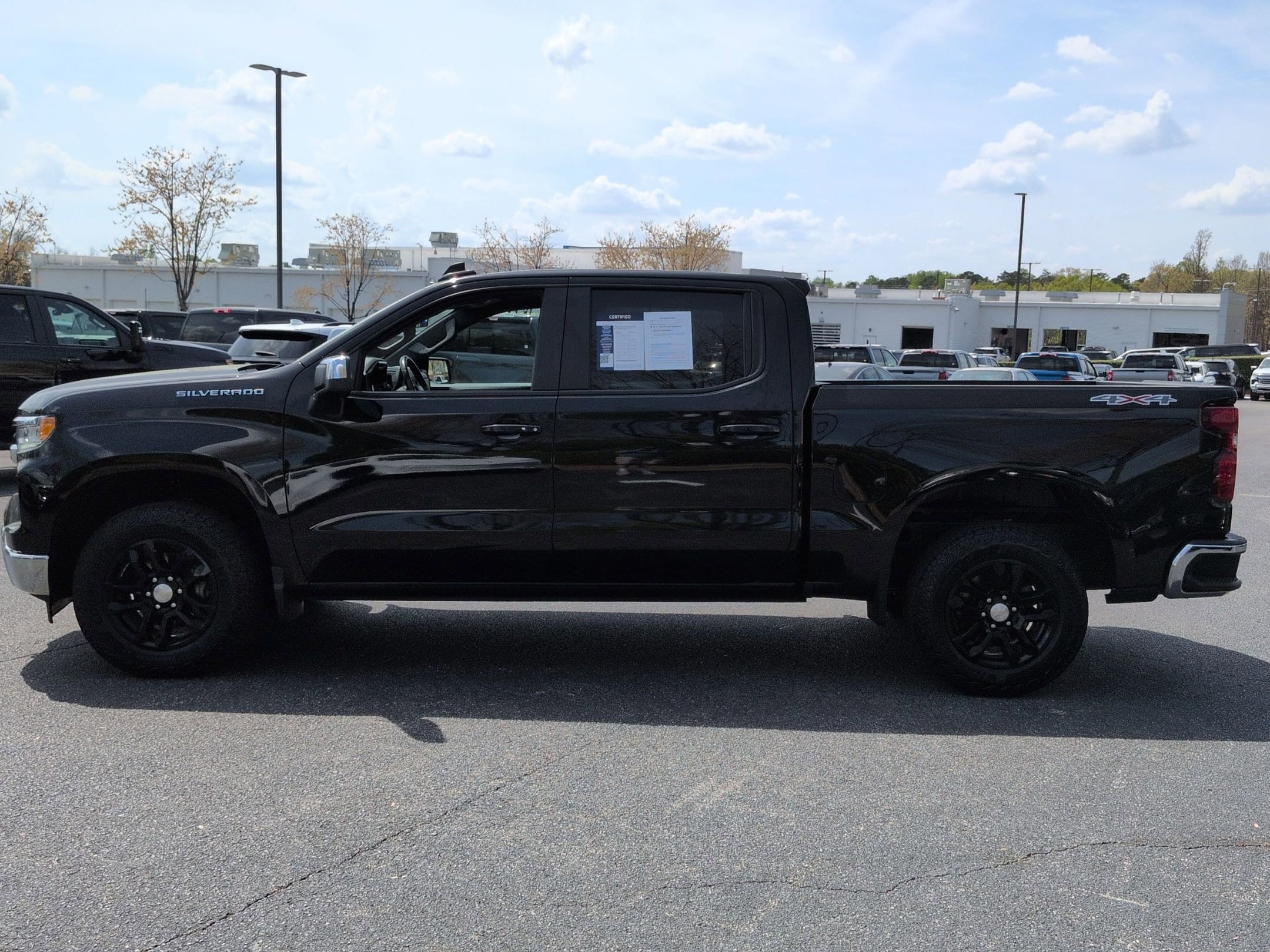 2022 Chevrolet Silverado 1500 LT photo 6