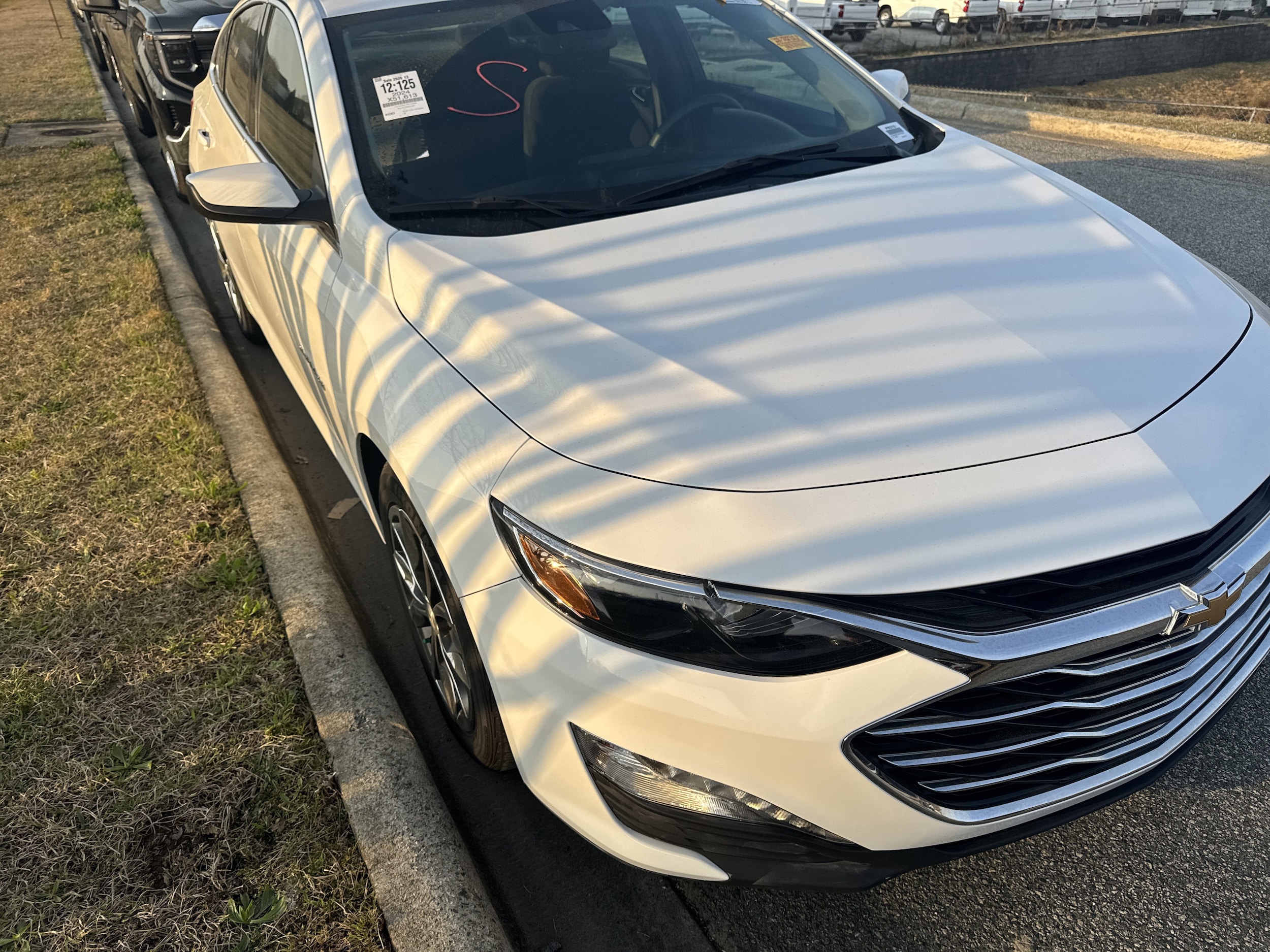 2024 Chevrolet Malibu LT photo 2