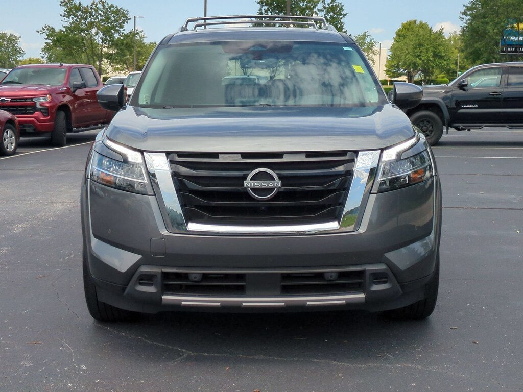 Used 2023 Nissan Pathfinder SL SUV