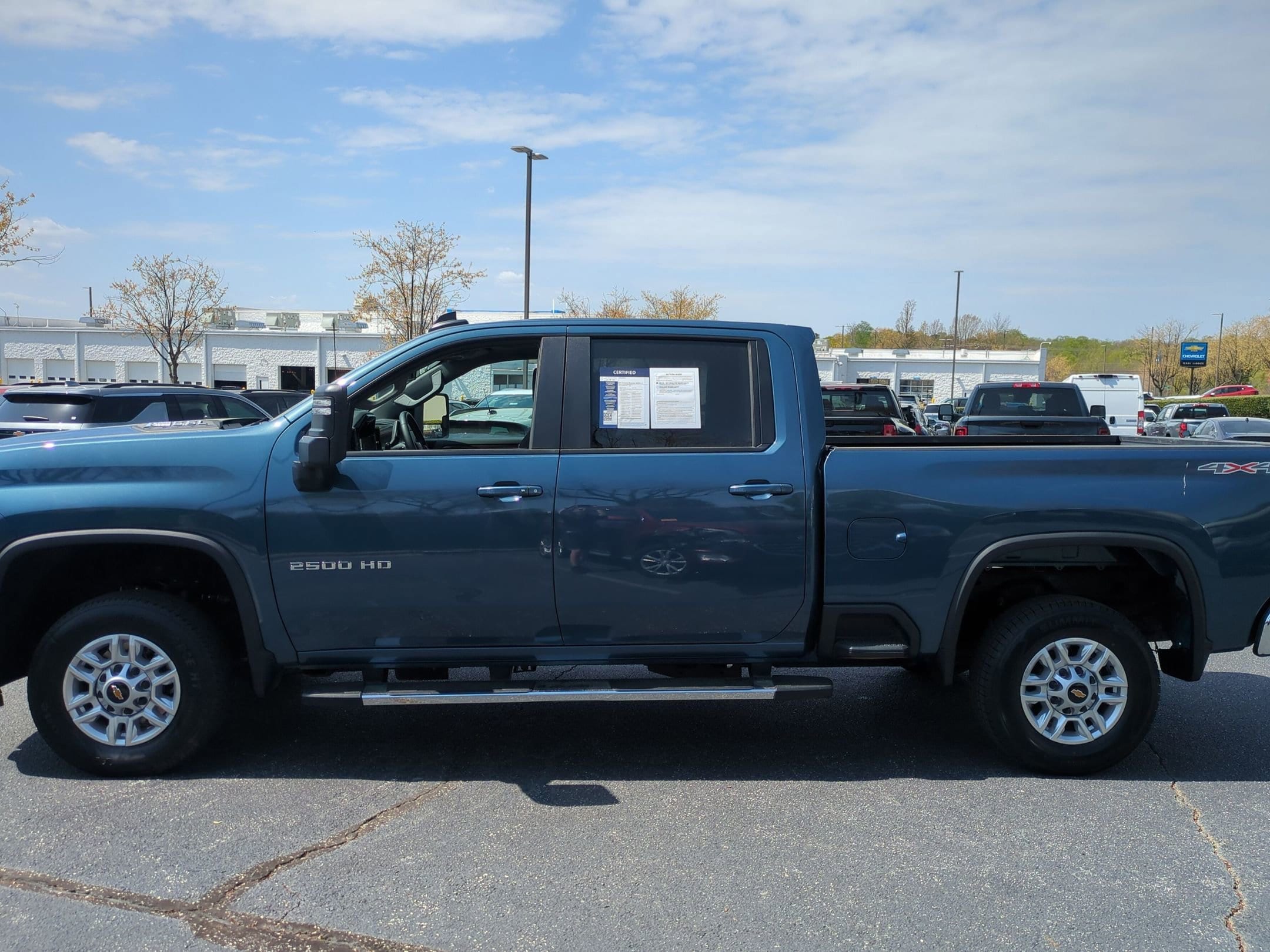 2025 Chevrolet Silverado 2500HD LT photo 5