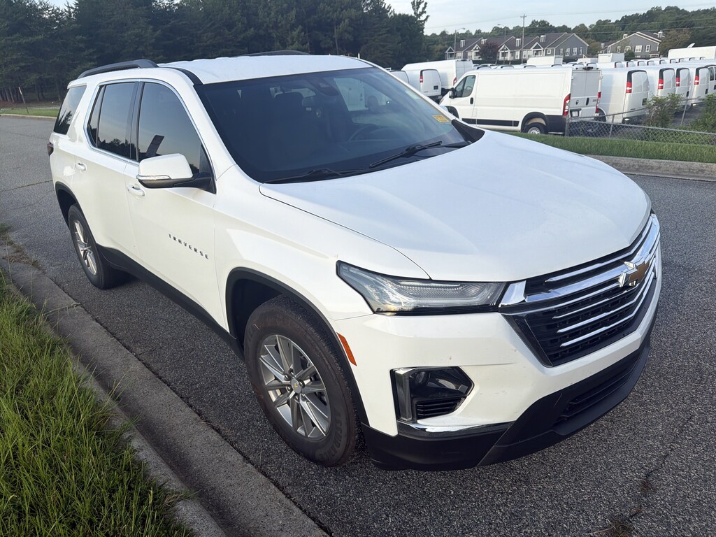 Used 2023 Chevrolet Traverse LT Cloth SUV