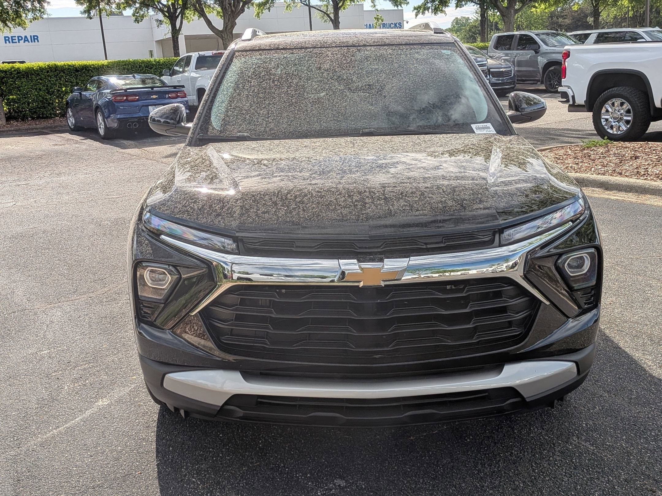 2025 Chevrolet Trailblazer LT photo 2