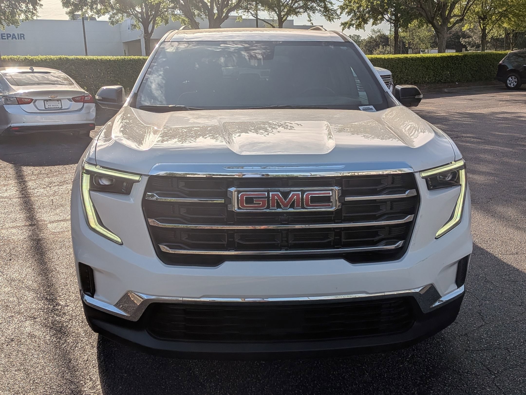 2025 GMC Acadia AWD Elevation photo 2