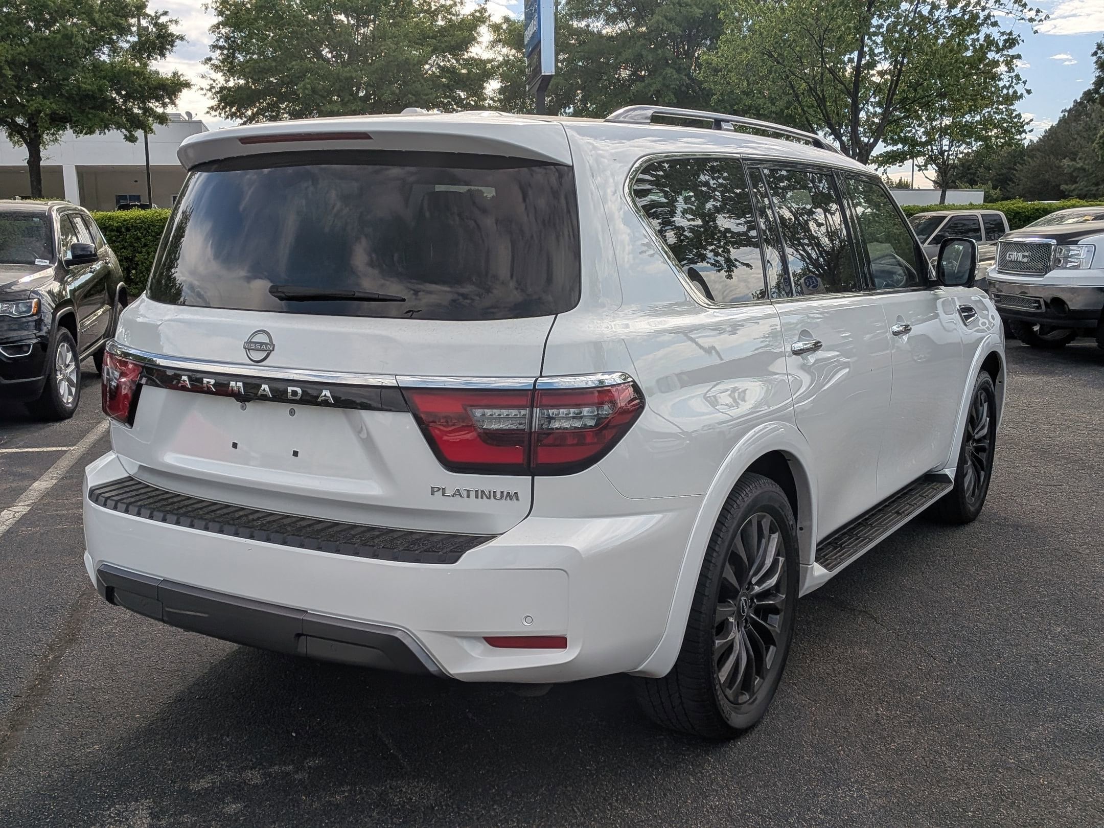 2023 Nissan Armada Platinum photo 6
