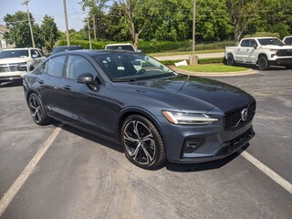 2024 Volvo S60 Plus Dark Theme Sedan