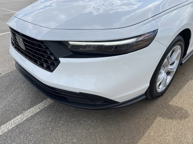 2025 Honda Accord LX photo 4