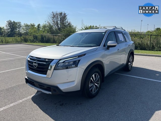 2025 Nissan Pathfinder SL photo 3