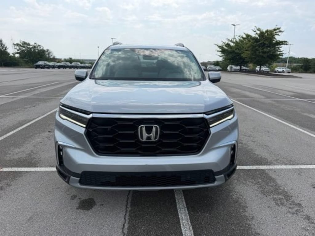 Certified 2025 Honda Pilot Touring SUV