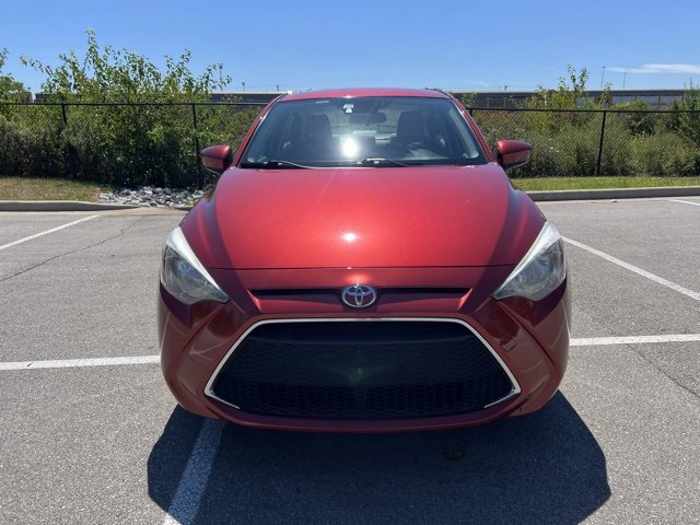 2020 Toyota Yaris L photo 2