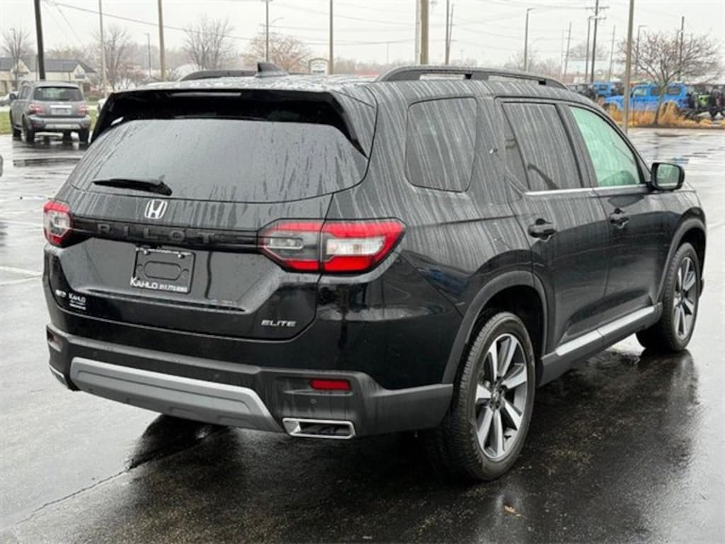 Used 2024 Honda Pilot Elite SUV