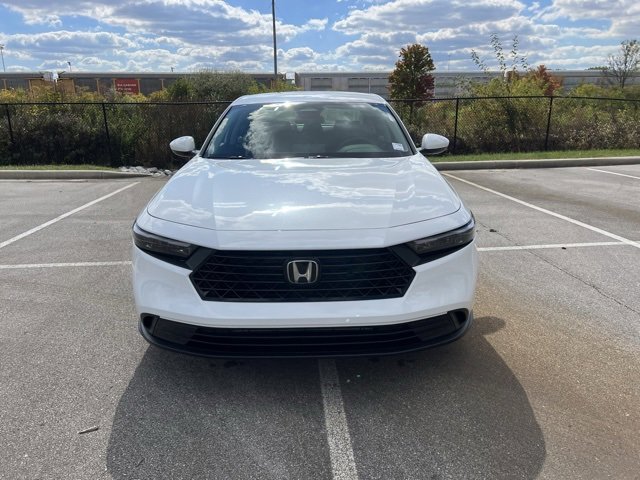 2025 Honda Accord LX photo 2