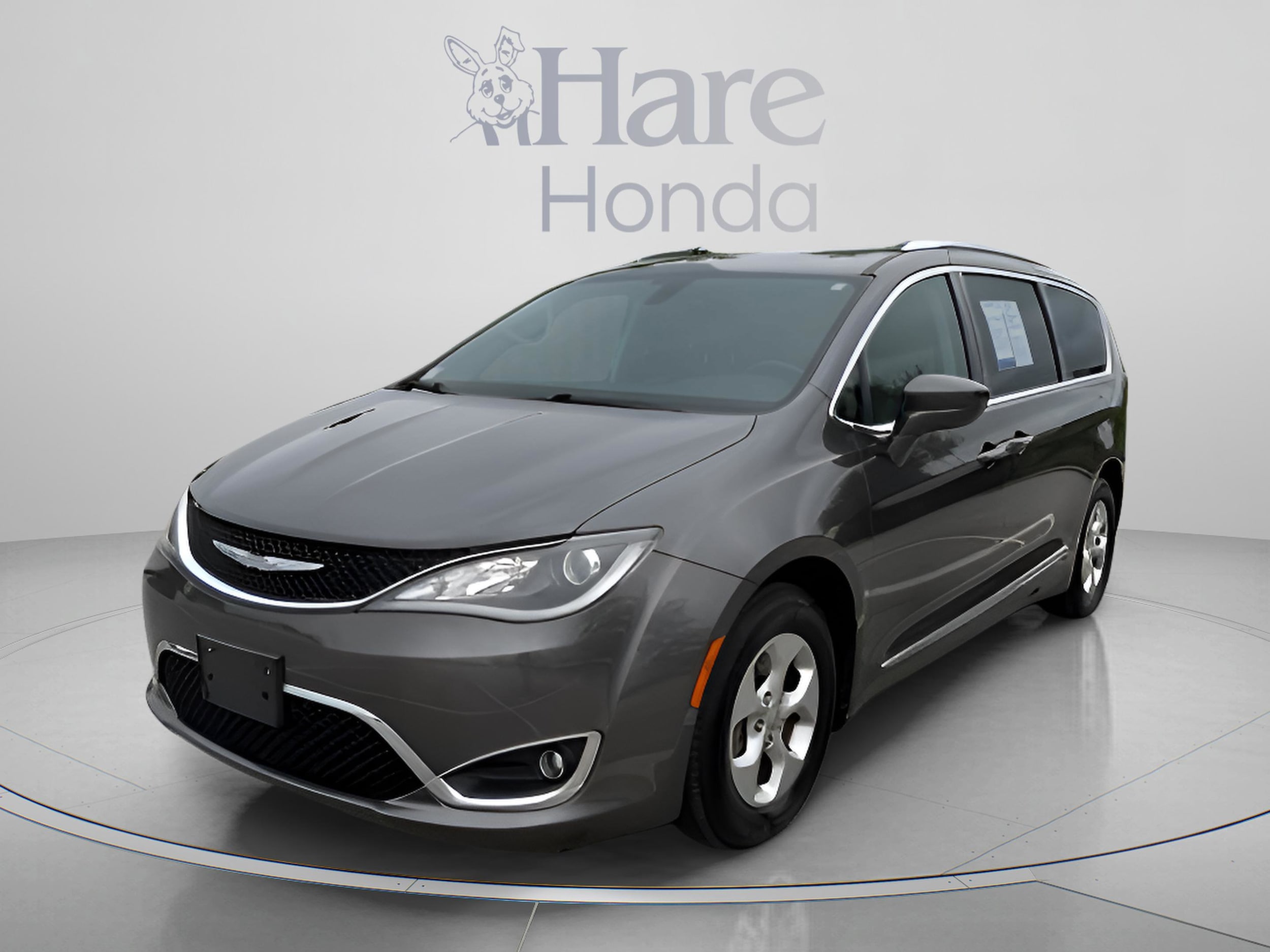 2017 Chrysler Pacifica Touring-L Plus's photo