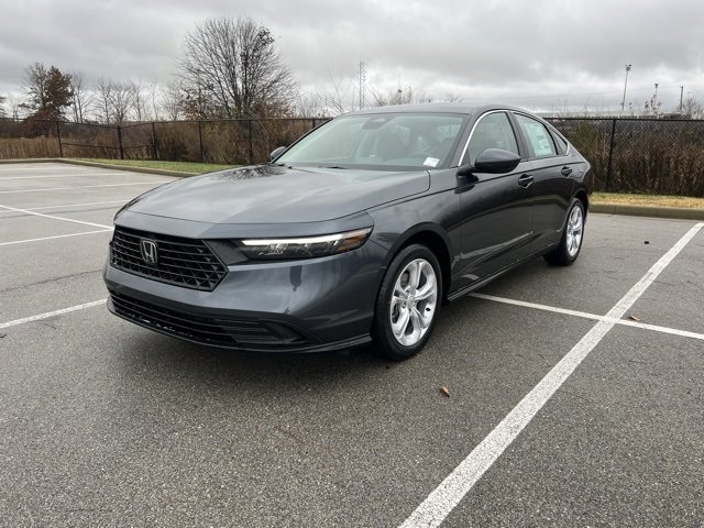 2025 Honda Accord LX photo 4