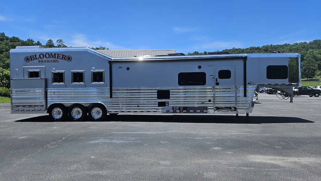 New 2026 Bloomer B5GS237